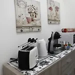House Giulia לינה וארוחת בוקר 4*