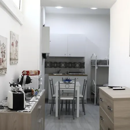 House Giulia 4* Neapel